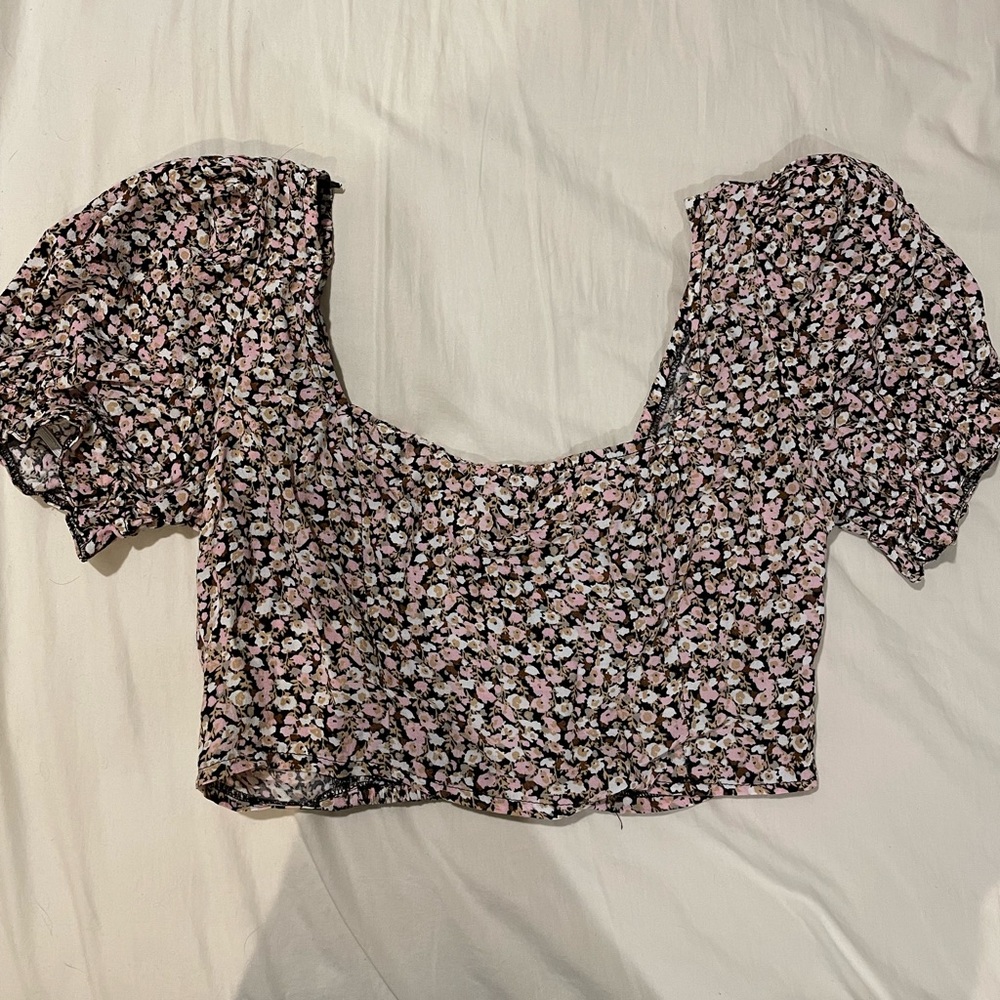 urban outfitters mia puff sleeve cropped top